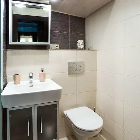 Above The Historical Roofs شقة براتسيلافا